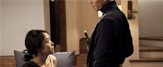 bi xua duoi tan nhan, nguoi vo khon kho van cau xin chong dung ly di hinh anh 1