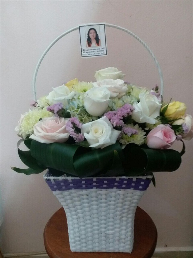 Bàn ăn 3 người, 4 bộ bát đũa và hành trình 31 năm khiến dân mạng Việt rơi nước mắt - Ảnh 3.