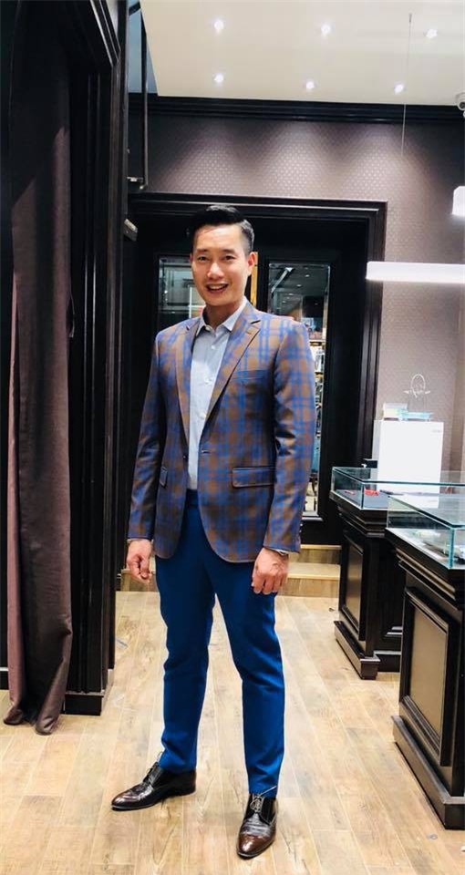 Thần thái sang chảnh và cuộc sống sung túc của BTV Hoa Thanh Tùng