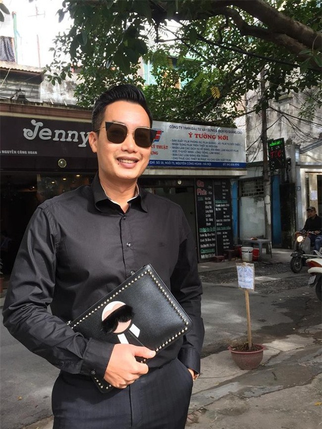 Thần thái sang chảnh và cuộc sống sung túc của BTV Hoa Thanh Tùng