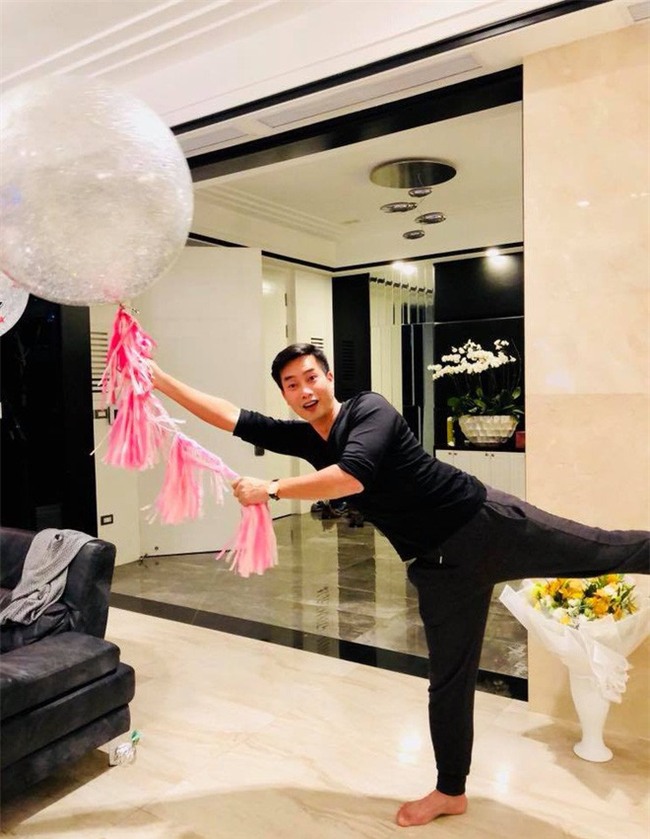 Thần thái sang chảnh và cuộc sống sung túc của BTV Hoa Thanh Tùng