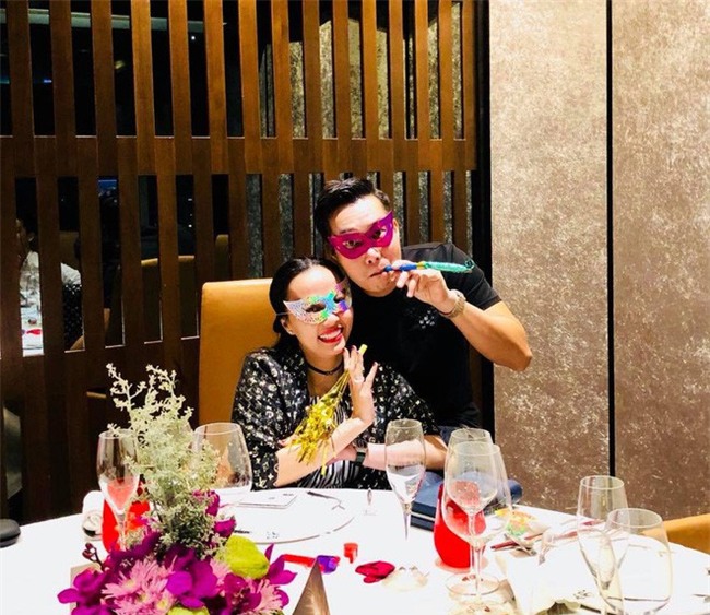 Thần thái sang chảnh và cuộc sống sung túc của BTV Hoa Thanh Tùng