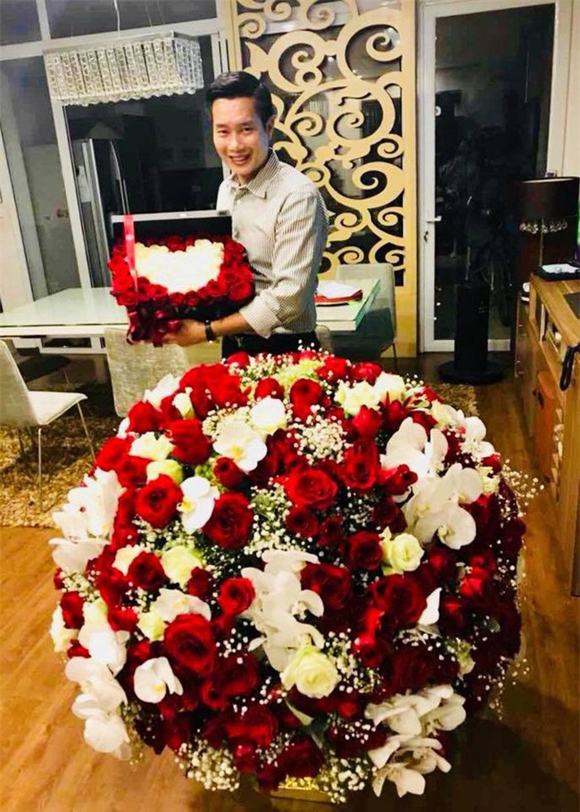 Thần thái sang chảnh và cuộc sống sung túc của BTV Hoa Thanh Tùng