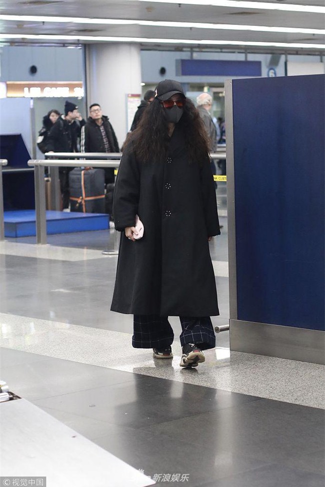 Chọn nội y kém duyên, Khổng Tú Quỳnh mở màn top sao mặc xấu đầu năm Mậu Tuất-5