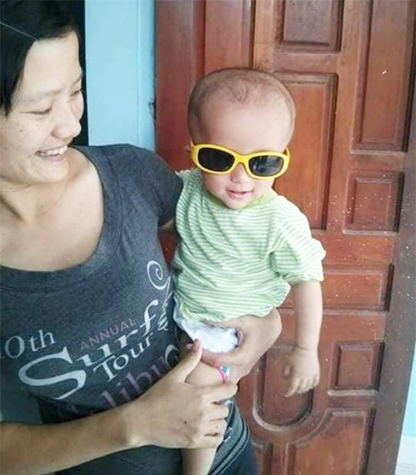 be trai mac nao ung thuy bi tra ve, long can dam giup me don than cuu song con trai - 1