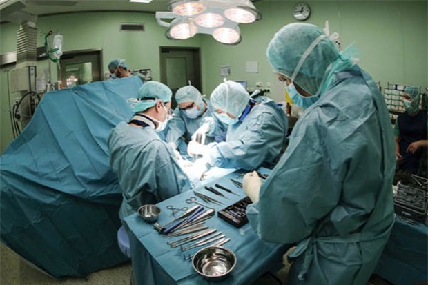 Tưởng con gái 7 tháng tuổi có u trong người, cặp vợ chồng thất kinh khi nhìn phim siêu âm - Ảnh 3.