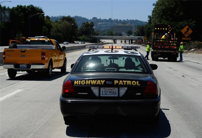 Xe nhân viên Apple và Google bị bắn vỡ kính, cảnh sát California sẽ dùng xe đóng giả để dụ kẻ tấn công - Ảnh 3.