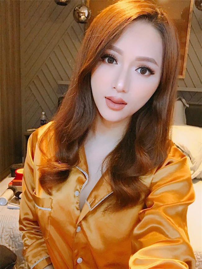 Bên cạnh gu thời trang được đánh giá cao, Hương Giang còn rất chịu khó thay đổi kiểu tóc - Ảnh 17.