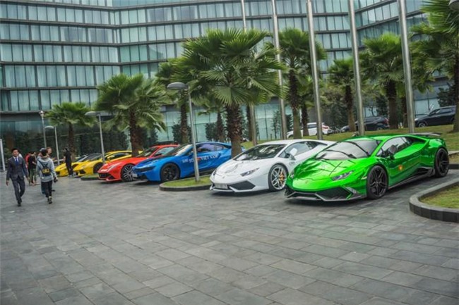 vo chong tuan hung dem sieu xe 16 ty hoi ngo cap doi cuong dola - dam thu trang - 5