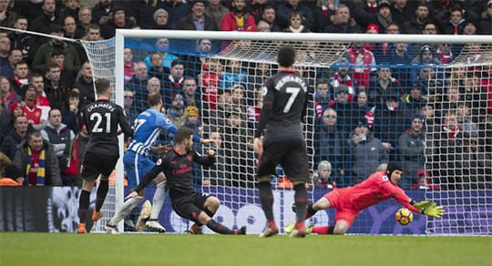 Arsenal thua 4 trận liền, fan khóc nức nở - Ảnh 1.