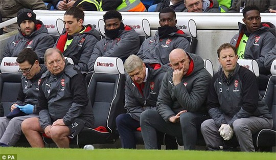 Arsenal thua 4 trận liền, fan khóc nức nở - Ảnh 3.