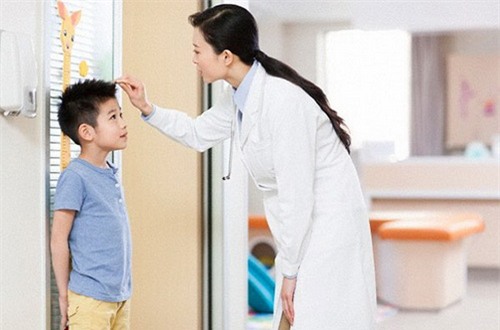 Mẹ chỉ quan tâm đến cân nặng, con thừa cân - béo phì lúc nào cũng không hay biết-1