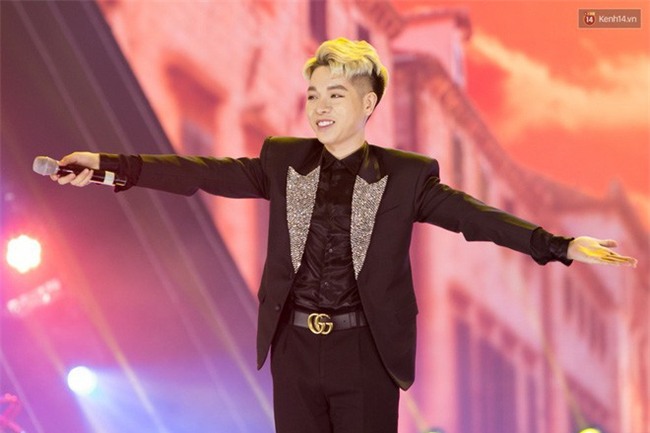 Cuối cùng thì Đức Phúc cũng thoát kiếp duy nhất chiếc thắt lưng - Ảnh 6.