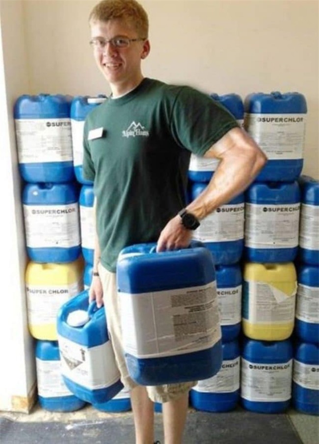 rot ham voi nhung buc anh photoshop mac loi ngo ngan hinh anh 11