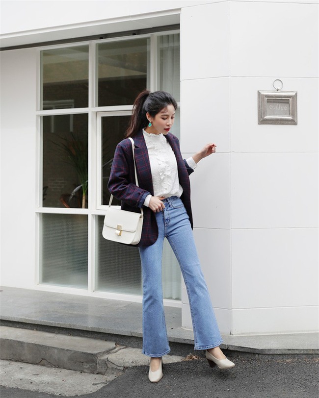 Không phải kiểu bó chít ống côn, xu hướng quần jeans 2018 thoải mái hơn với kiểu ống suông, ống vẩy - Ảnh 14.
