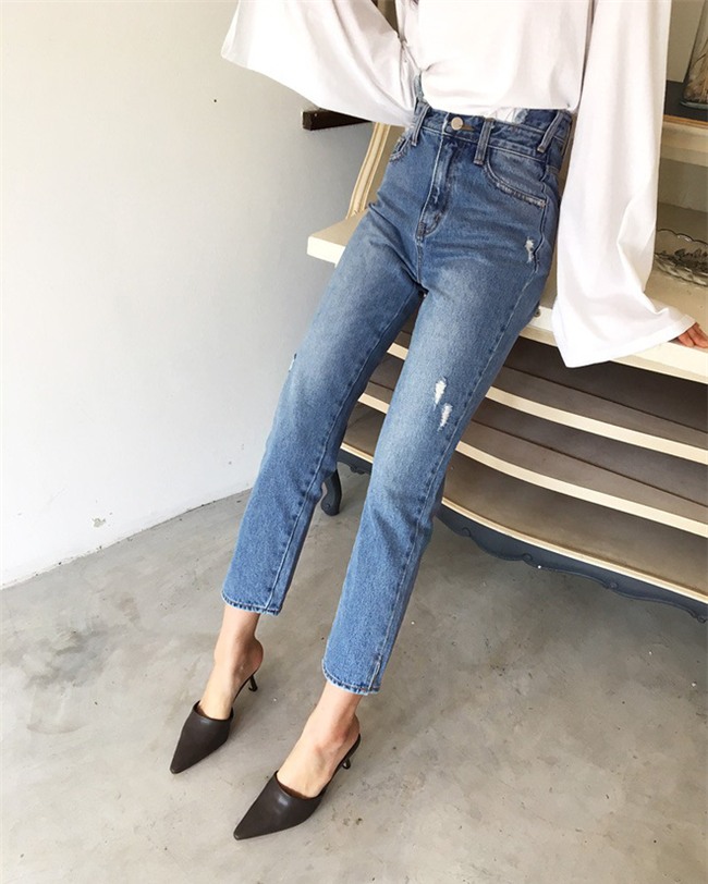 Không phải kiểu bó chít ống côn, xu hướng quần jeans 2018 thoải mái hơn với kiểu ống suông, ống vẩy - Ảnh 5.