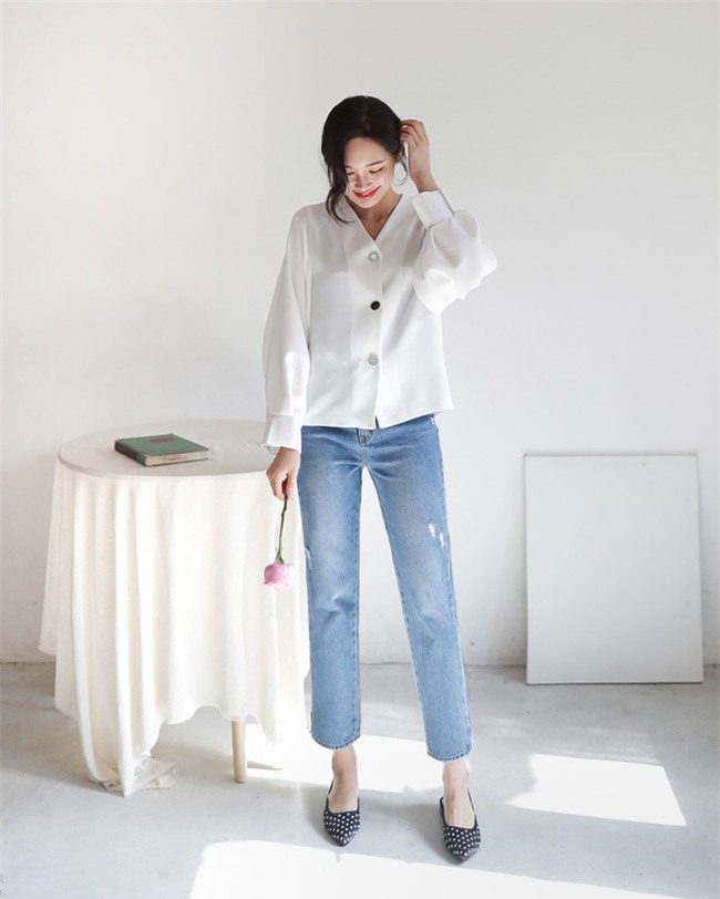 Không phải kiểu bó chít ống côn, xu hướng quần jeans 2018 thoải mái hơn với kiểu ống suông, ống vẩy - Ảnh 6.
