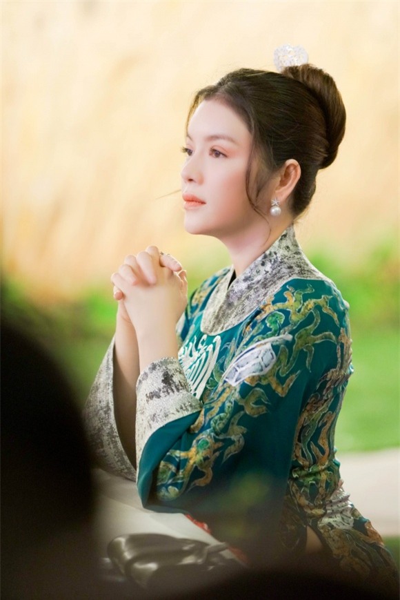 Lễ hội áo dài TP.HCM 2018, lý nhã kỳ, sao việt, nguyễn huệ