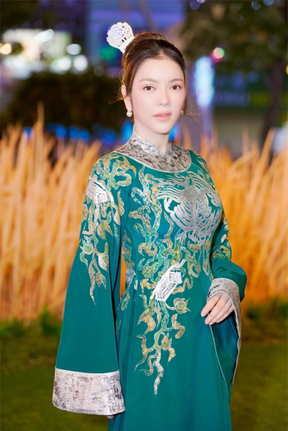 Lễ hội áo dài TP.HCM 2018, lý nhã kỳ, sao việt, nguyễn huệ