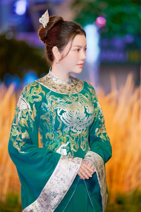 Lễ hội áo dài TP.HCM 2018, lý nhã kỳ, sao việt, nguyễn huệ