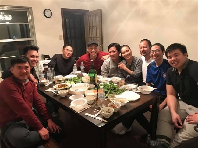 Trước đó, hình ảnh đi nhậu của Trường Giang và Nhã Phương cùng bạn bè ở Mỹ.  - Tin sao Viet - Tin tuc sao Viet - Scandal sao Viet - Tin tuc cua Sao - Tin cua Sao