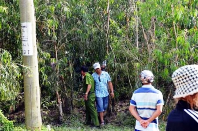 Đã xác định nghi can sát hại dã man 2 bố con trong rừng