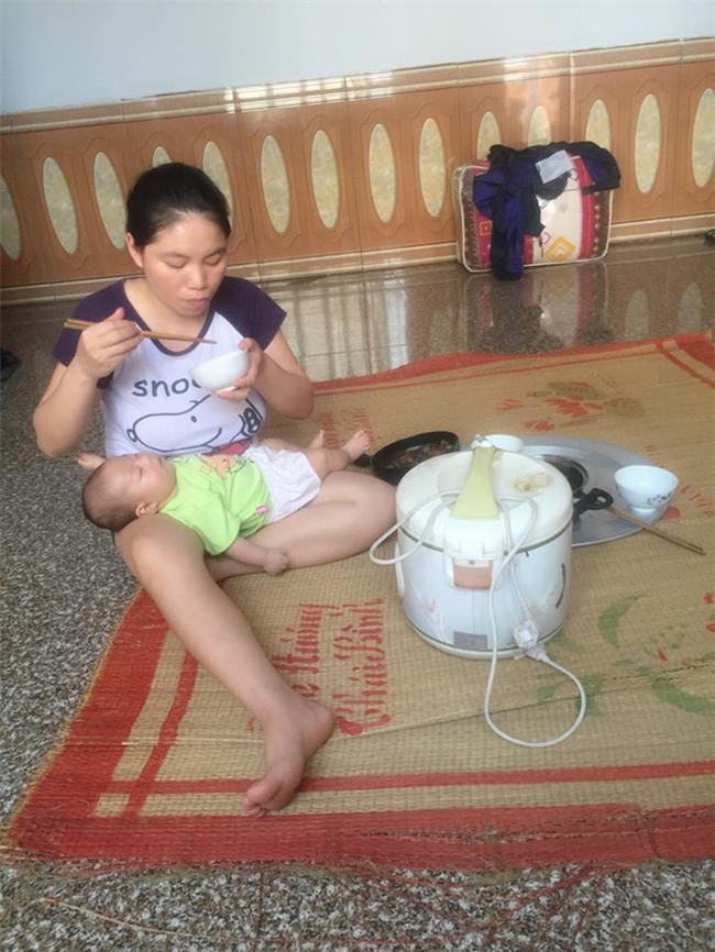 Chùm ảnh: Một tay bồng con một tay cân cả thế giới, phụ nữ quả thật là những là siêu nhân - Ảnh 2.