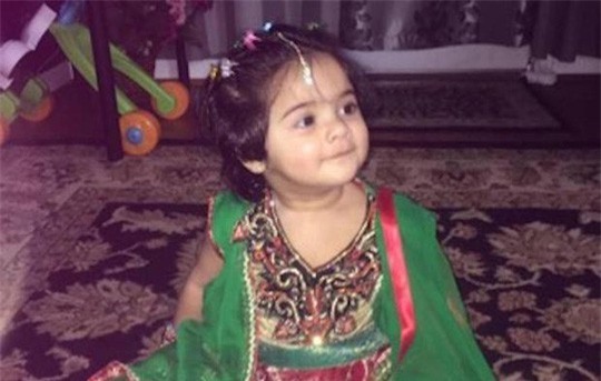 Bị kiếng rơi trúng người, bé gái 2 tuổi thiệt mạng - Ảnh 1.