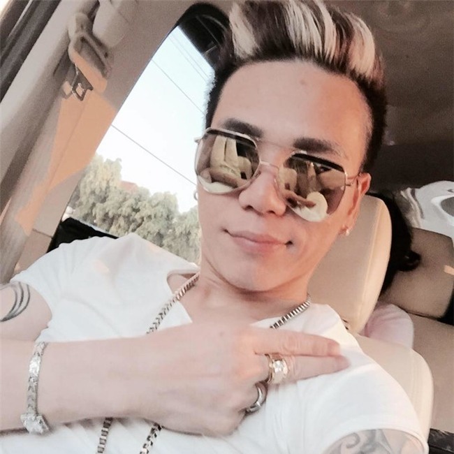 Không thật sự thành công và nổi bật trên con đường âm nhạc, nhưng đời tư của Châu Việt Cường lại có rất nhiều scandal gây tranh cãi: bị tố hiếp dâm, đánh người,... từng gây xôn xao dư luận. - Tin sao Viet - Tin tuc sao Viet - Scandal sao Viet - Tin tuc cua Sao - Tin cua Sao