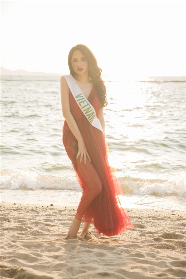 Ngắm nhan sắc của Hương Giang trong những chặng cuối của Hoa hậu Chuyển giới Quốc tế 2018 - Ảnh 7.