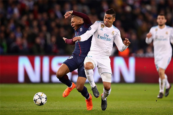 Ronaldo toa sang dua Real vao tu ket Champions League hinh anh 3