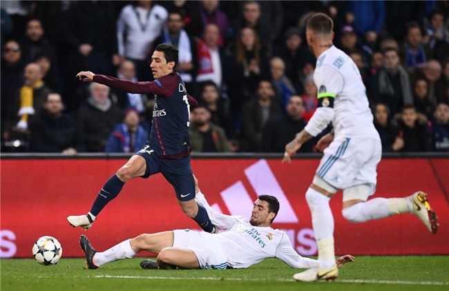 Ronaldo toa sang dua Real vao tu ket Champions League hinh anh 4