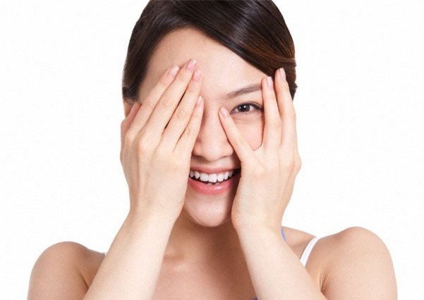 Chuyên gia tiết lộ 2 sai lầm lớn khi sử dụng kem che khuyết điểm mà hầu như mọi quý cô đều mắc phải - Ảnh 1.