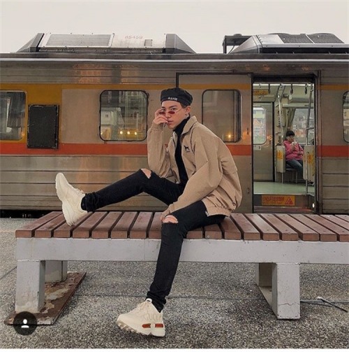 Thời tiết nóng nực, giới trẻ 2 miền đổ bộ xuống phố với váy áo mát mẻ-8