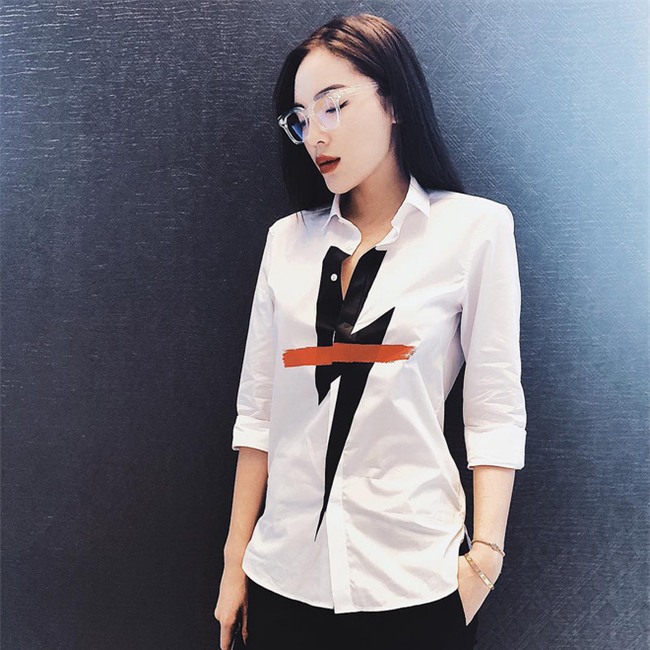 Tay chơi hàng hiệu như Kỳ Duyên mà chỉ dùng son 3CE giá 300 ngàn - Ảnh 1.