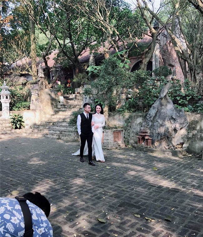 Khắc Việt hát chiều lòng vợ DJ xinh đẹp trong lúc chụp ảnh cưới-3