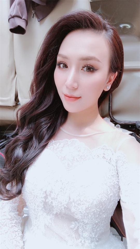 Khắc Việt hát chiều lòng vợ DJ xinh đẹp trong lúc chụp ảnh cưới-7