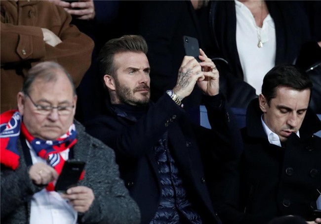 Beckham lịch lãm, ngồi cạnh siêu mẫu Bella Hadid trên khán đài sân Công viên các Hoàng tử - Ảnh 5.