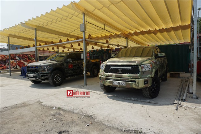 Siêu xe triệu đô của đại gia Việt gây bão phố núi Lào Cai-4