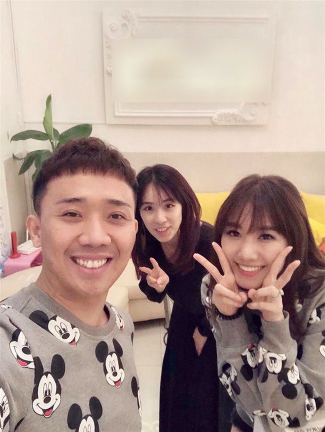 Mái tóc của cả hai sau khi nhờ cậy đến sự chăm chút của những người thợ tóc. - Tin sao Viet - Tin tuc sao Viet - Scandal sao Viet - Tin tuc cua Sao - Tin cua Sao