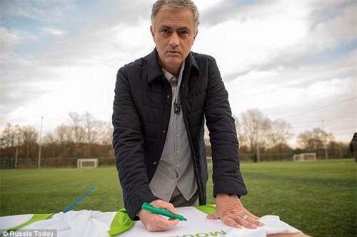 Mourinho kiếm bộn tiền nhờ… làm thêm mùa World Cup - Ảnh 1.