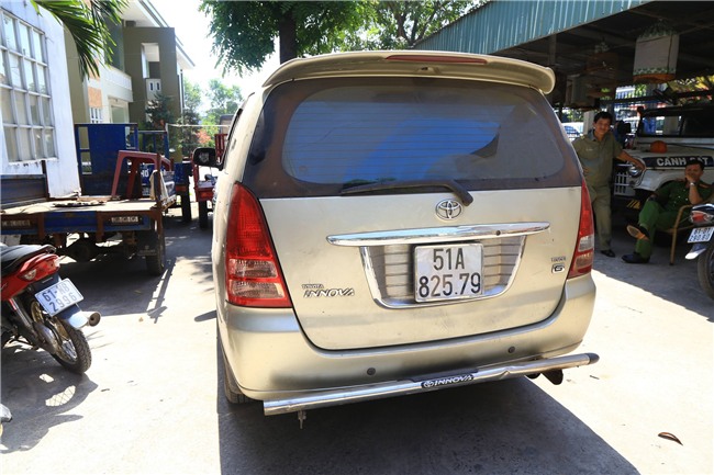 Nhân chứng kể giây phút chiến sĩ CSGT bị ô tô chở thuốc lá lậu tông văng xuống đường