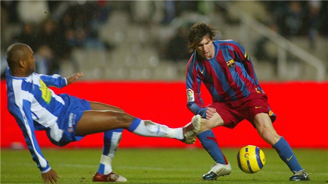 Bộ sưu tập giày thi đấu độc nhất từng được Messi sở hữu - Ảnh 2.