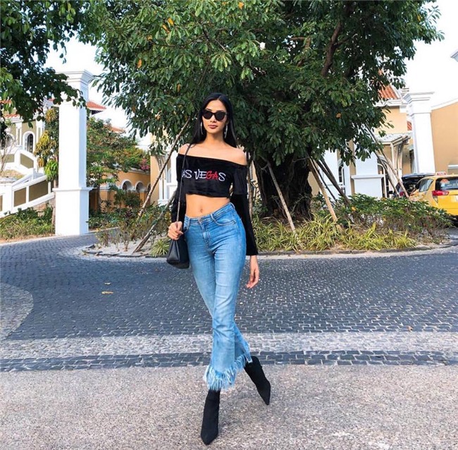 Hồ Ngọc Hà - Đỗ Mỹ Linh khoe street style sành điệu nổi bật nhất ngày 8/3-4