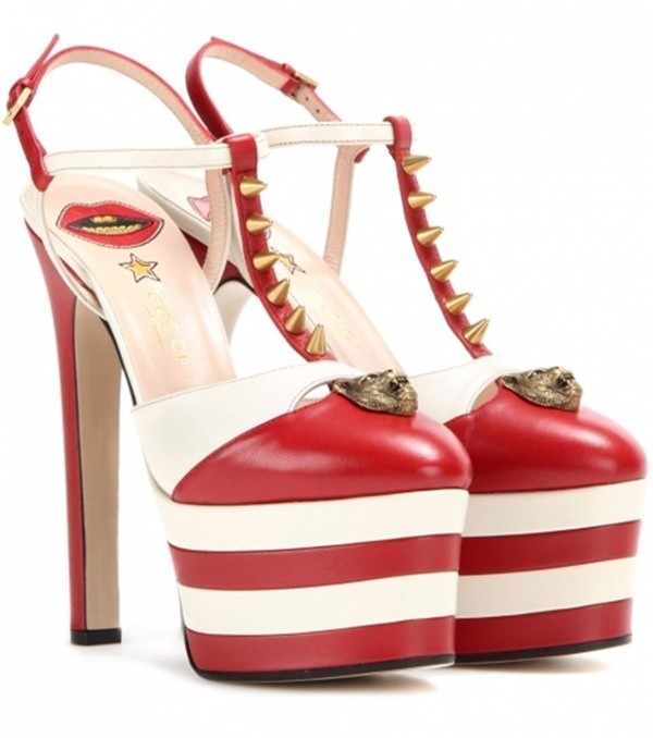 Tung ảnh với bikini nóng bỏng, Hương Giang bị soi đến tận đôi giày!-5