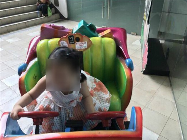 TP.HCM: Bé gái 3 tuổi nghi bị bảo vệ xâm hại tại trường mầm non, bố mẹ nghỉ việc đi cầu cứu cơ quan chức năng - Ảnh 3.
