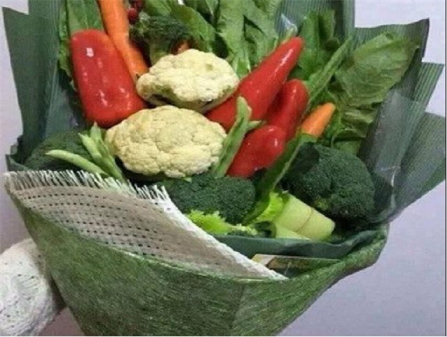 Cười không ngậm được mồm với những món quà 8.3 chị em nhận được từ người yêu-2