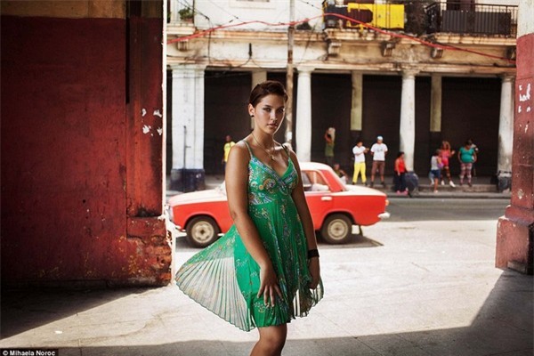 Một cô gái sống tại thủ đô Havana của Cuba