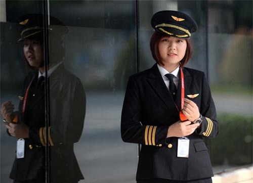 nu phi cong 9x dau tien cua vn: “ngay mung 8/3 khong phai ngay phu nu chung ta doi qua” - 1