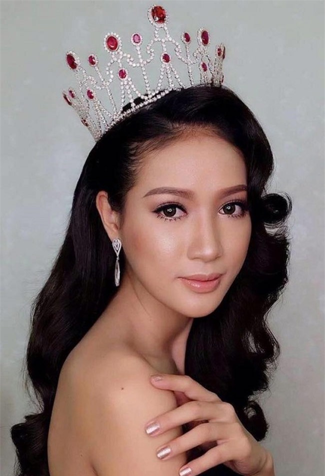 it thi hoa hau nen may ai ngo nuoc ban lao co lam co gai xinh dep nhu tien hinh anh 13